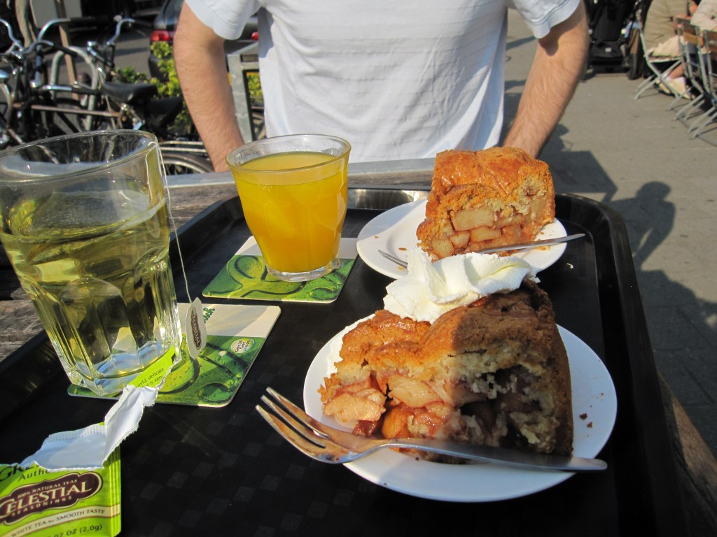 cake for breakfast? bien sur!